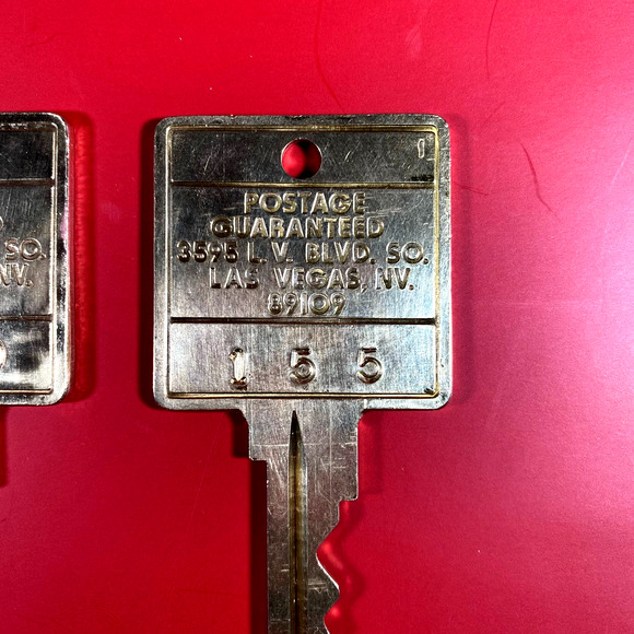 What Happens In Vegas Stays in Vegas Unless You Take the Room Key - Picture 4 of 5